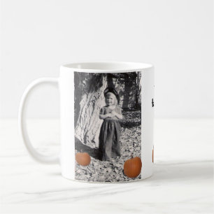 Frohes Halloween Kind im Kostüm Foto Katze Kürbis Kaffeetasse