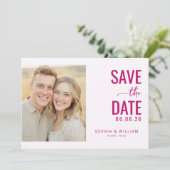 Frohes Magenta Modern Foto Save The Date (Stehend Vorderseite)