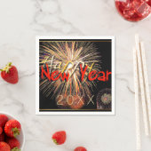 Frohes neues Jahr 2023 Feuerwerke in rotem Papier  Serviette (Beispiel)