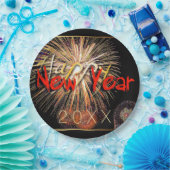 Frohes neues Jahr 2023 Feuerwerke in roter Papierp Pappteller (Party)