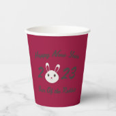 Frohes neues Jahr 2023 Jahr des Kaninchens Pappbecher (Vorderseite)