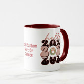 Frohes Neues Jahr 2024 Groovy Style New Years Part Tasse (VorderseiteRechts)