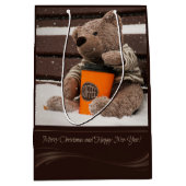 Frohes neues Jahr. Teddybär. Mittlere Geschenktüte (Vorderseite)