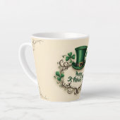 Frohes St. Patrick’s Day Shamrock-Design Milchtasse (Linke Ecke)