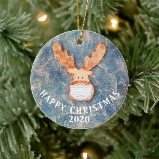 Frohes Weihnachten 2020 Funny Deer with Face Mask Keramik Ornament (Baum)