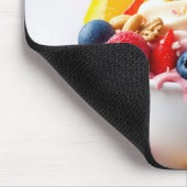 Frohjoghurt mit Obst und Nüssen Mousepad (Ecke)