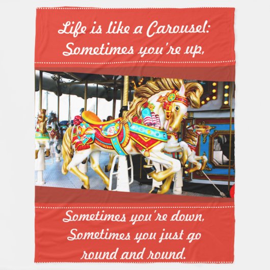 Fröhlich gehen Runden-Karussell-PferdeFoto mit Fleecedecke (Vorderseite)