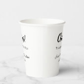 Fröhlich nach dem Hinzufügen von Paarnamendatum Pappbecher (Rechts)