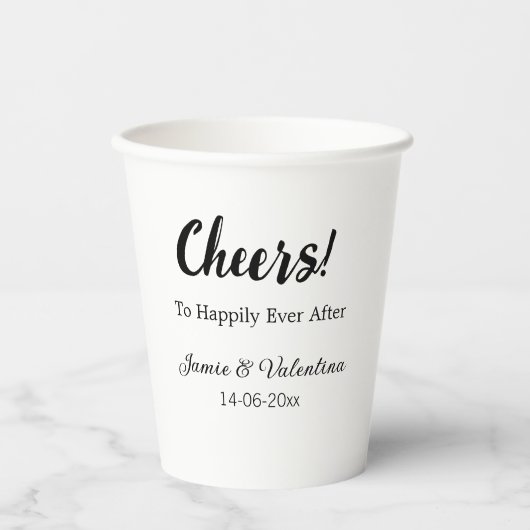 Fröhlich nach dem Hinzufügen von Paarnamendatum Pappbecher (Vorderseite)