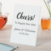 Fröhlich nach dem Hinzufügen von Paarnamendatum Sockelschild (In Situ)