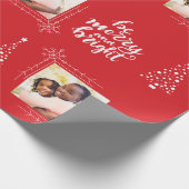 Fröhlich und hell mit einem Foto Weihnachten. Geschenkpapier (Ecke)