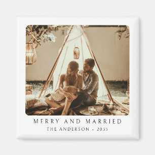 Fröhlich und verheiratet Saubere Minimalistische T Magnet