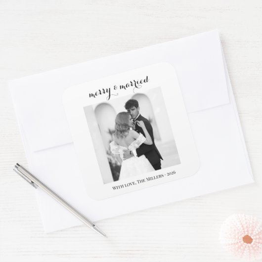 Fröhlich & Verheiratet - Personalisiertes Weihnach Quadratischer Aufkleber (Umschlag)