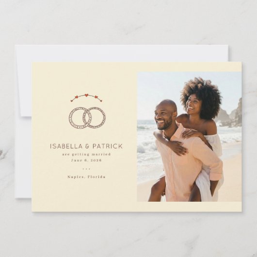 Fröhliche Beige Hochzeitsringe Save The Date (Vorderseite)