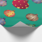 Fröhliche farbenfrohe Weihnachtsschmuck Geschenkpapier (Ecke)