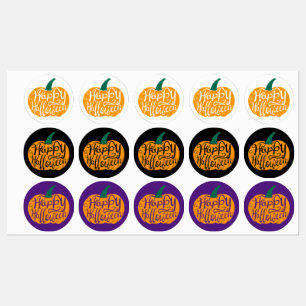 Fröhliche Halloween-Beschriftung auf ausgehöhltem Etiketten