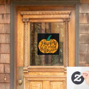 Fröhliche Halloween-Schrift auf geschnitztem Kürbi Fensteraufkleber