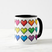 Fröhliche Pixel-Herzen in Rainbow-Muster-Tasse Tasse (VorderseiteRechts)