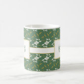 Fröhliche Regal Floral Green Monogram Kaffeetasse (Mittel)