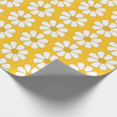 Fröhliche Retro Daisies Weiß und Senfgelb Geschenkpapier (Ecke)