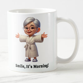 Fröhliche Senior Citizen in einer gemütlichen Robe Kaffeetasse