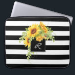 Fröhliche Sonnenblumen und Streifen mit Monogramm Laptopschutzhülle<br><div class="desc">Ein Strauß fröhlicher Sonnenblumen überschwemmt einen quadratischen Rahmen, der Ihr Monogramm umgibt, in diesen Streifen und im Blumendesign. Die Farben sind schwarz und weiß mit Blumenstrauß in Gelb und Grün mit braunen Mittelpunkten. Fügen Sie Ihr Monogramm anstelle des in der Entwurfsvorlage dargestellten Beispielmonogramms ein.</div>