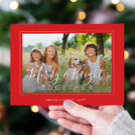 Fröhliche und helle 4 Fotos Moderne Weihnachtsrot Feiertagskarte<br><div class="desc">Elegante,  minimale Rot-Weiß-Fotos 4 benutzerdefinierte Familie "Merry and Bright together" Skript (Overlay Text Template) Urlaubskartenvorlage.                        Einfach mit Ihren Bildern,  Texten,  Familiennamen und Ihren Wünschen auf beiden Seiten personalisieren!</div>