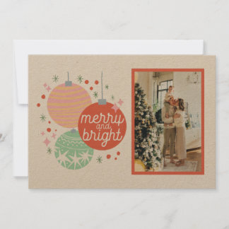Fröhliche und helle Weihnachtsbaum-Ornament-Fotoka Feiertagskarte