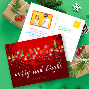 fröhliche und helle Weihnachtsbäume Lichter Feiertagspostkarte