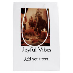 Fröhliche Vibes fügen Familien-Weihnachtsfoto-Name Mittlere Geschenktüte