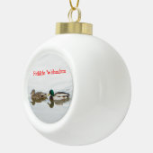 Frohliche Weihnachten - Mallards Keramik Kugel-Ornament (Rechts)