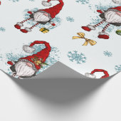 Fröhliche Weihnachten,Whimsical Red Gnomes Geschenkpapier (Ecke)
