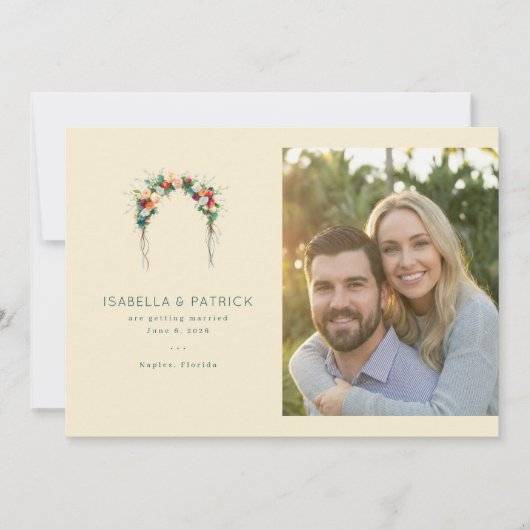 Fröhlicher Beiger Blumenbogen Save The Date (Vorderseite)