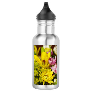 Fröhlicher Blumenstrauß Malerische Wasserflasche