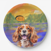 Fröhlicher Cavalier King Charles Spaniel in Wasser Pappteller (Vorderseite)