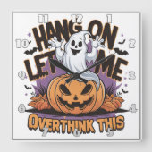 Fröhlicher Halloween-Geist auf einem geschnitzten Quadratische Wanduhr (Vorderseite)