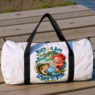 Fröhlicher Junge beim Fangen eines Fisches Duffle Bag