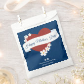 Fröhlicher Muttertag des roten Herzens Geschenktütchen (Ausgeschnitten)
