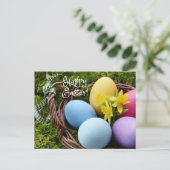 Fröhlicher Ostern Bunter Ostereier Korb Postkarte (Stehend Vorderseite)