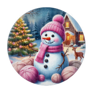 Fröhlicher Schneemann am Weihnachtsbaum in einem g Schneidebrett