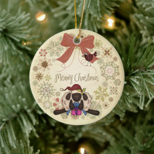 Fröhlicher Weihnachtskranz mit niedlichem Schaf un Keramikornament