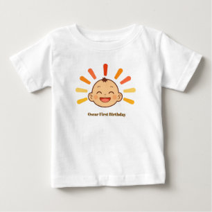 Fröhliches Baby mit lächelndem Gesicht T-shirt