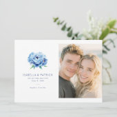 Fröhliches blaues Blumenfoto Save The Date (Stehend Vorderseite)