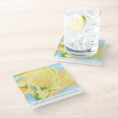 Fröhliches gelbes Calla-Lilien-Ferienhaus Glasuntersetzer (Schrägansicht)