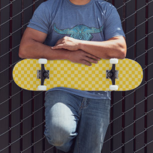 Fröhliches gelbes Karomuster Skateboard