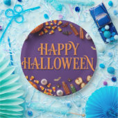 Fröhliches Halloween-Flat-Lay auf Lila Pappteller (Party)