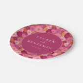Fröhliches Rosa Blumenmuster Pappteller (Schrägansicht)