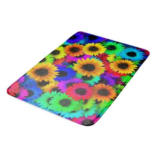 Fröhliches Sortiment an farbenfrohen Sonnenblumen Badematte (Schrägansicht)