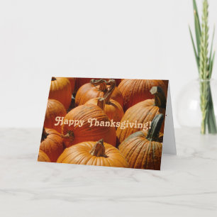 Fröhliches Thanksgiving auf Kürbiskulisse auf eine Karte