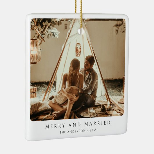 Fröhliches und Verheiratetes Minimalistisches Foto Keramikornament (Rechts)